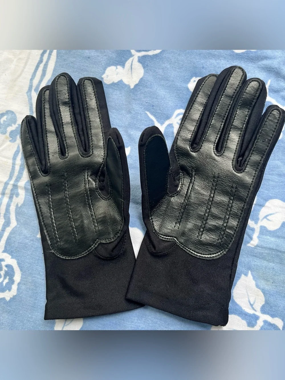 Classic Vintage Black Nylon & Vinyl Driving Gloves Size S/M EUC